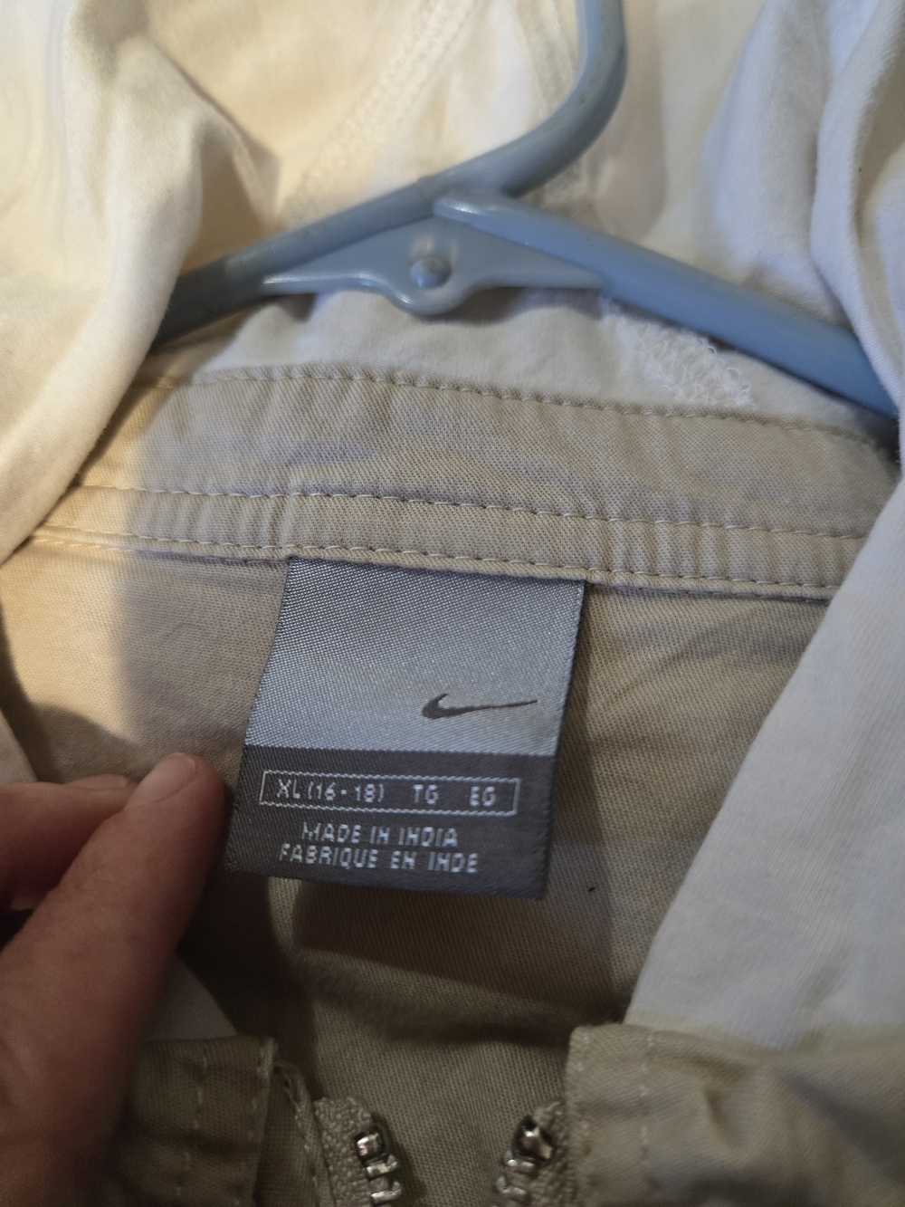 Nike Light Beige Hooded Windbreaker Jacket with White Trim - Picture 4 of 4